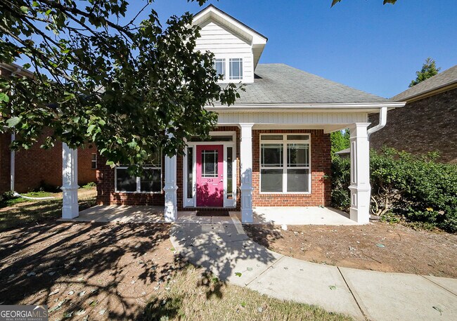 Photo - 104 Putters Dr
