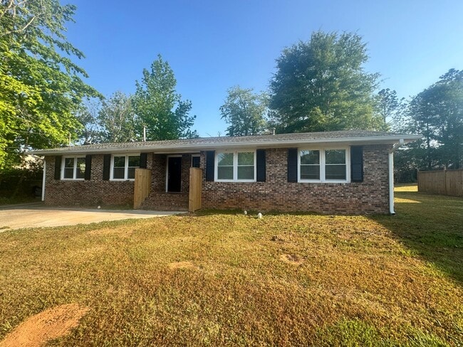 Building Photo - 40 Sue Alice Ln Unit 42 Sue Alice Lane  B