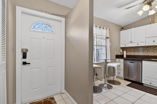 Photo - 540 NW 43rd St