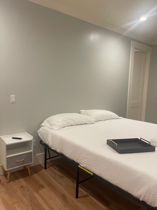 Building Photo - 734 Campbell St