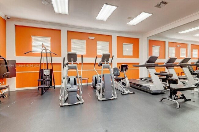 Photo - 5840 W Sample Rd Unidad 201