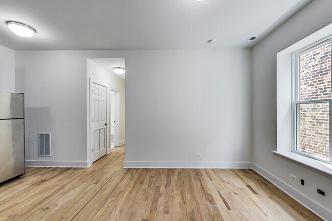 Photo - 815 S Carpenter St Unidad 2R