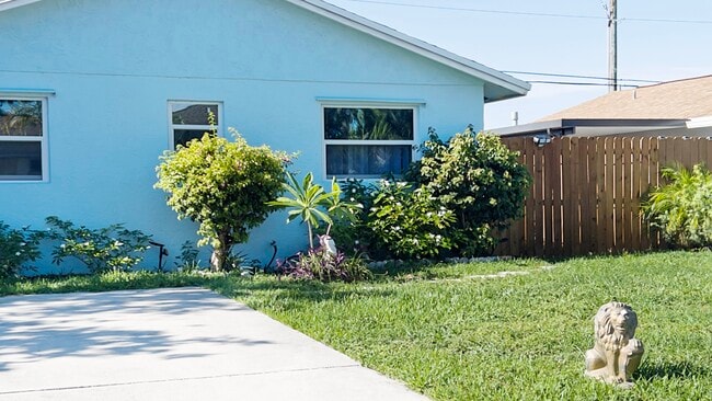 Photo - 4915 Weymouth St