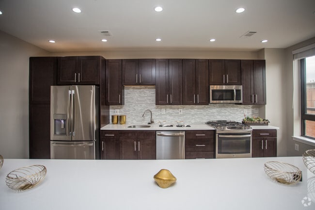 Photo - Instrata Pentagon City