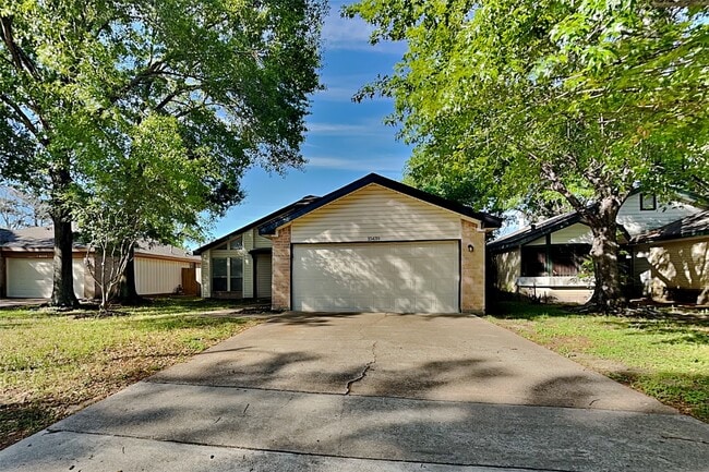 Building Photo - 10439 Lazy Meadows Dr