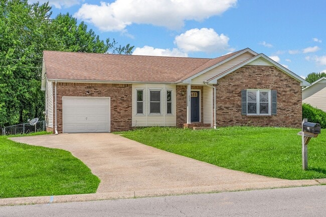 Building Photo - 3 Bedroom Pet Friendly Home For Rent Near 101st Parkway!