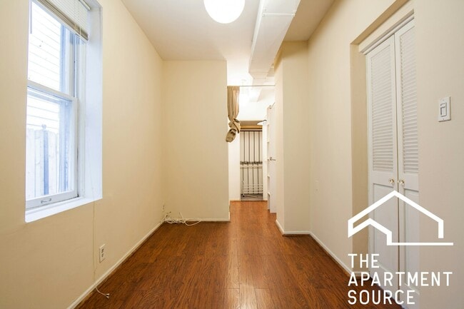 Photo - 3036 N Seminary Ave Unit 1Front