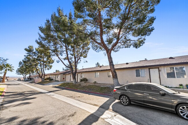 Photo - 121 N Gateway Blvd