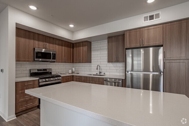 1BR, 1BA - 755SF - The Hawthorne