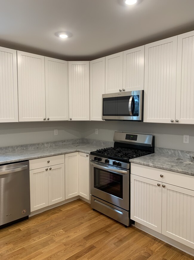 Building Photo - 307 Highland Ave Rental