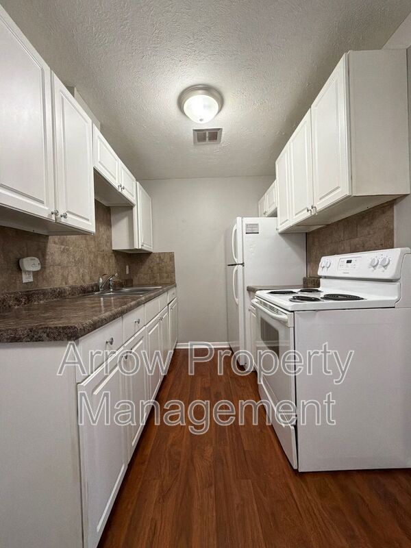 Photo - 3840 S 46th St