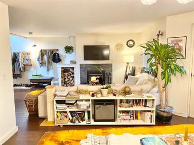 Photo - 2 Bedroom Condo South End of Burlington