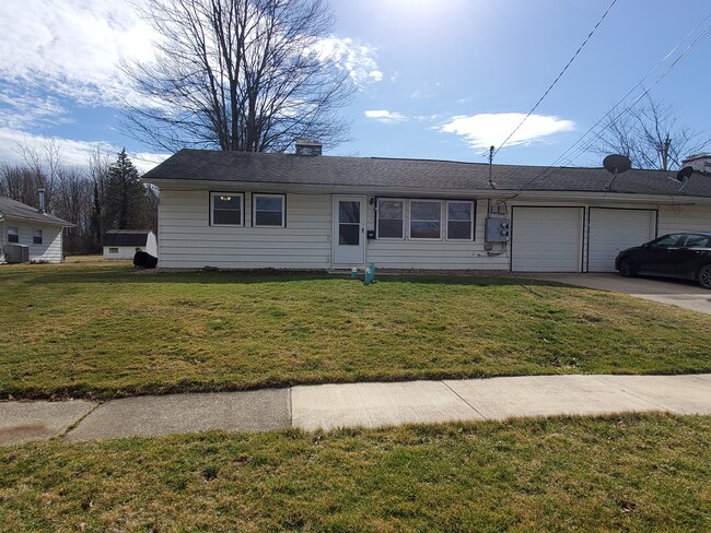 OPEN FOR A WALK THROUGH ON SUNDAY MARCH 5th from 2:00-3:30 p.m. and MONDAY MARCH 6TH from 5:00-6:30 - 640 Cedar St Apartments Unit 640