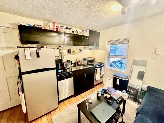 Photo - 20 Bartlett Pl Unit 1