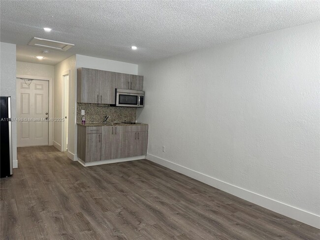 Photo - 2910 Pierce St Apartment Unit 205
