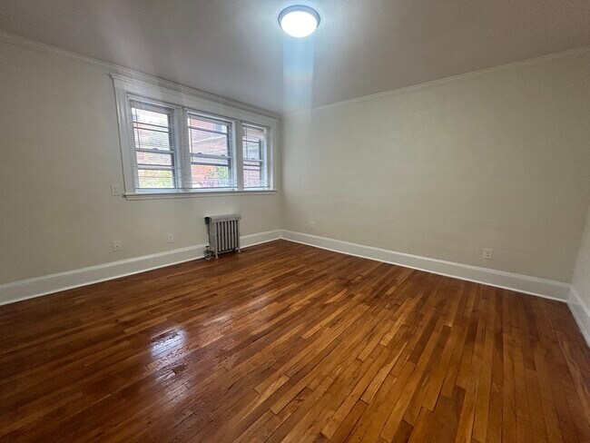 Photo - 8 Lakeville Rd Unit 1