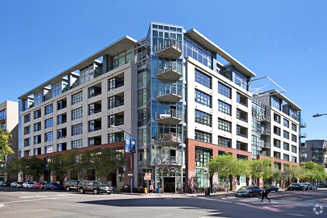 Building Photo - Spacious 2 Bedroom 2 Bathroom at M2i in Do... Rental