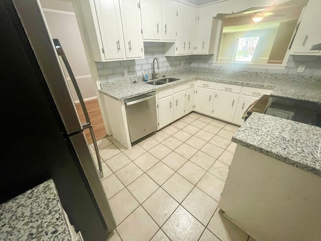 Photo - Spacious 4/2 on Corner Lot for Rent in Bra...
