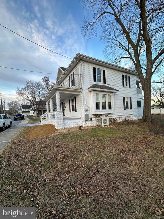 Photo - 402 N 2nd St
