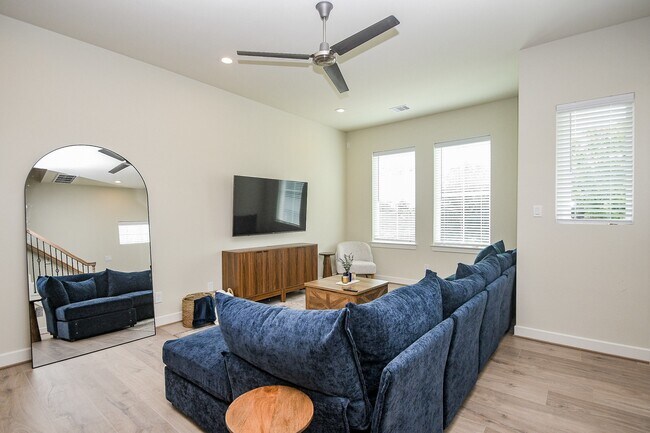 Photo - 139 Eastwood St