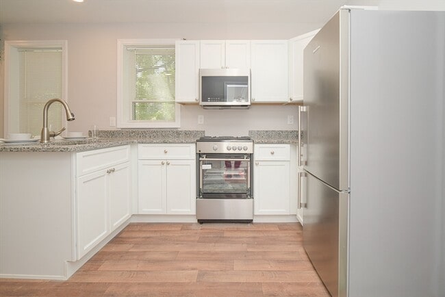 Building Photo - 23 Warwick St Unit 3