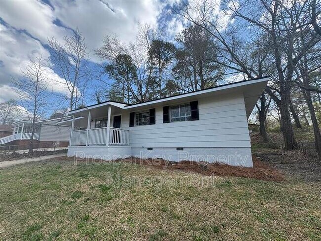 Photo - 4704 Estonia St