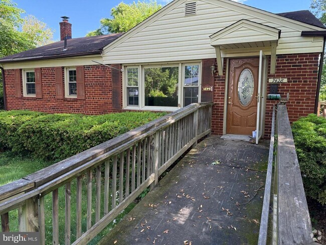 Building Photo - 7428 Nigh Rd Rental
