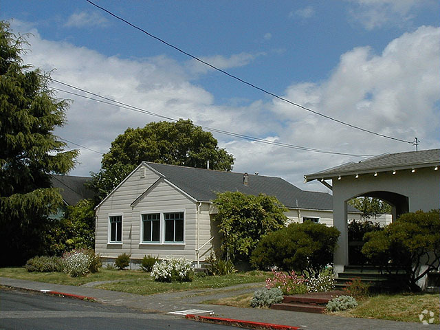 Building Photo - 262 12th St Rental