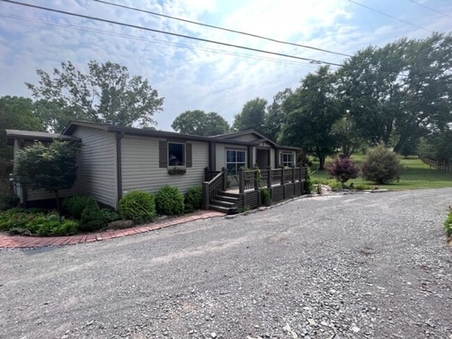 5756-A Benders Ferry Rd.