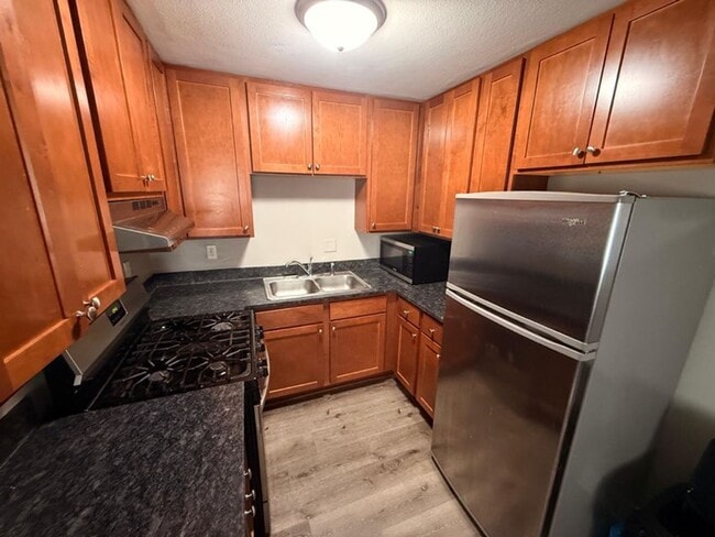 Photo - The Avenue 401