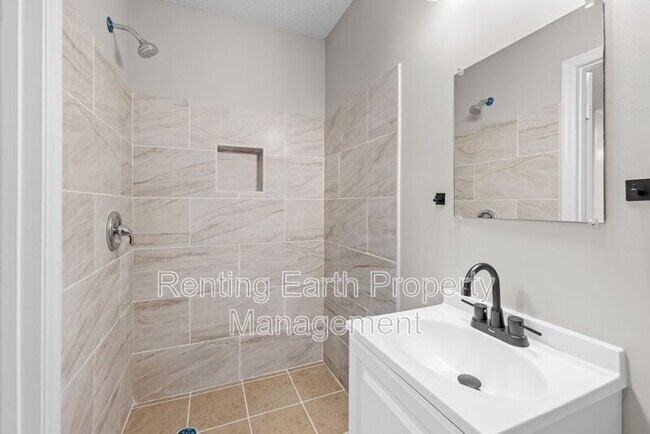 Photo - 737 84th Pl S