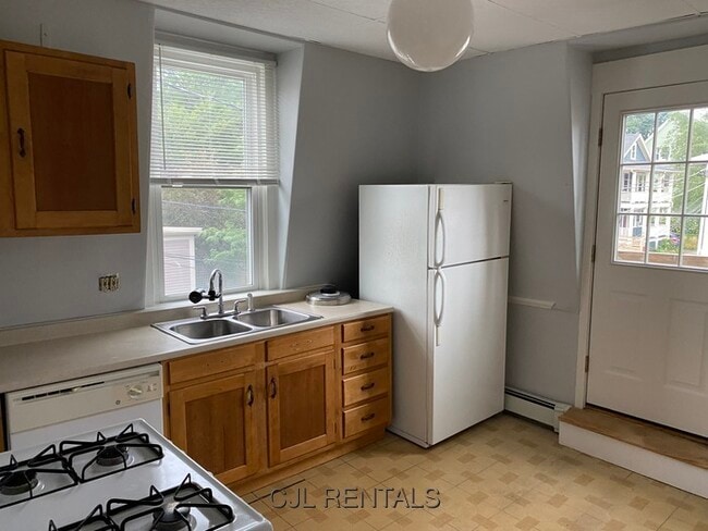 Photo - 403 Putnam Ave Unit 403-2