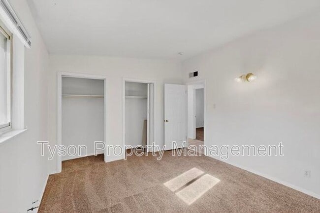 Photo - 736 Claudine St NE