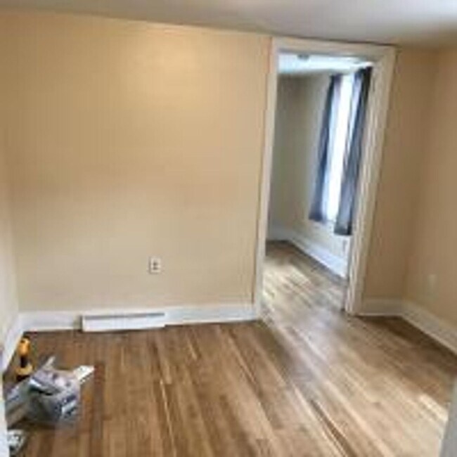 Small 2 Bedroom, 1 Bathroom 2nd Floor Apt Unit 2 Mount Holly