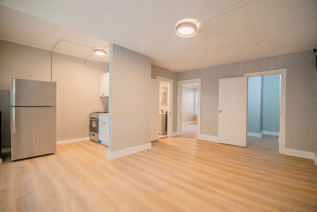 Photo - 1414 W Pratt Blvd Unit 104