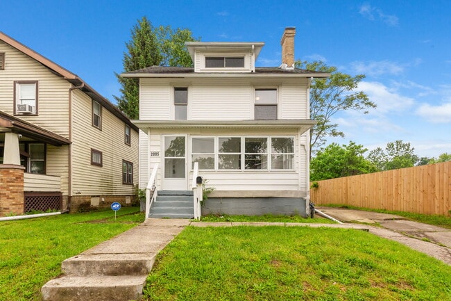 Photo - 2005 Aberdeen Ave