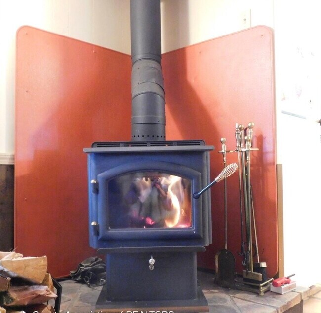 Photo - Queen Aire 2