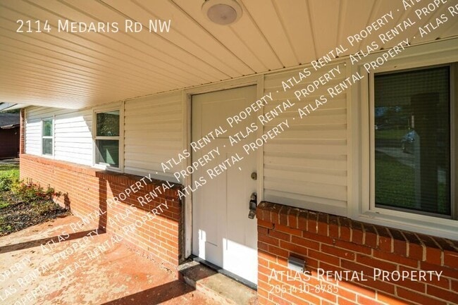Photo - 2114 Medaris Rd NW