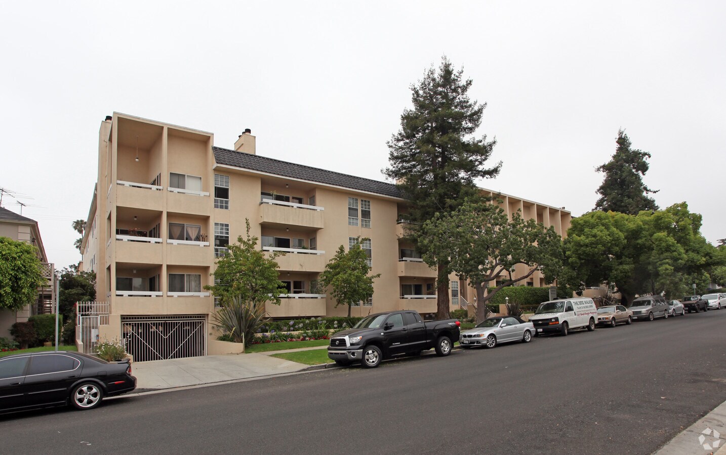 Santa Monica Euclid Plaza - Santa Monica Euclid Plaza Apartments