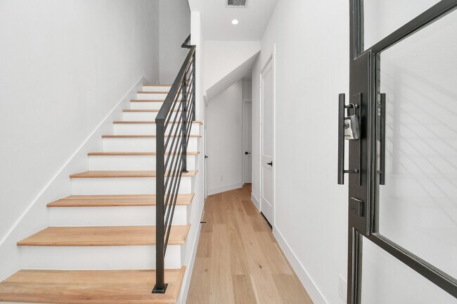 Photo - 4510 Old Yale St