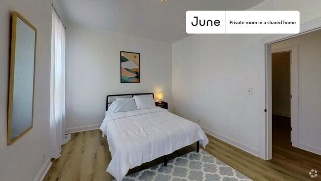 Building Photo - Private bedroom in 4 bed/1 bath Home