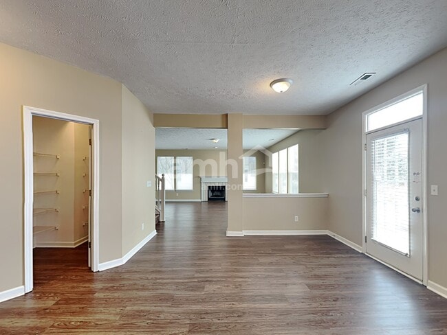 Photo - 6534 Amherst Way