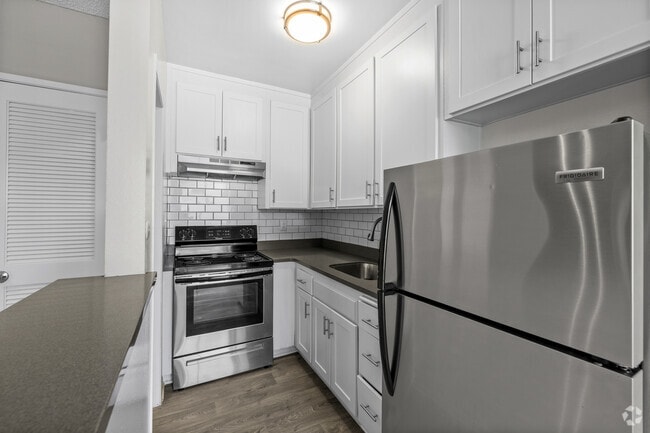 Studio - Kitchen