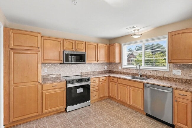 Photo - 28469 Carlton Way Dr