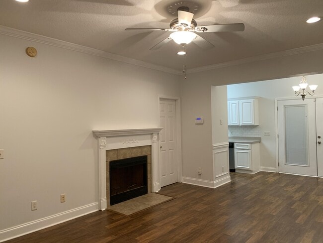 Building Photo - 120 Caswell Ct
