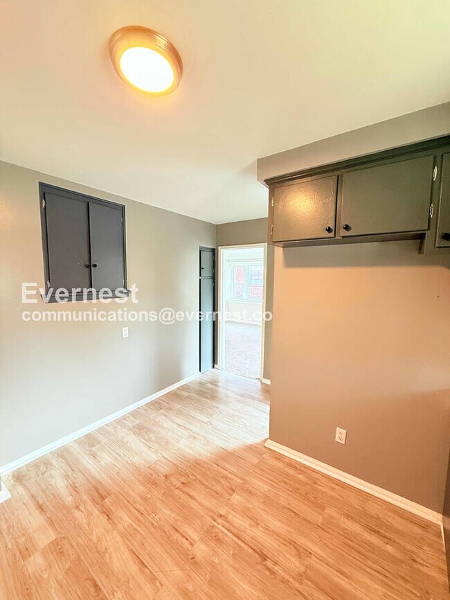 Photo - 19908 Heyden St