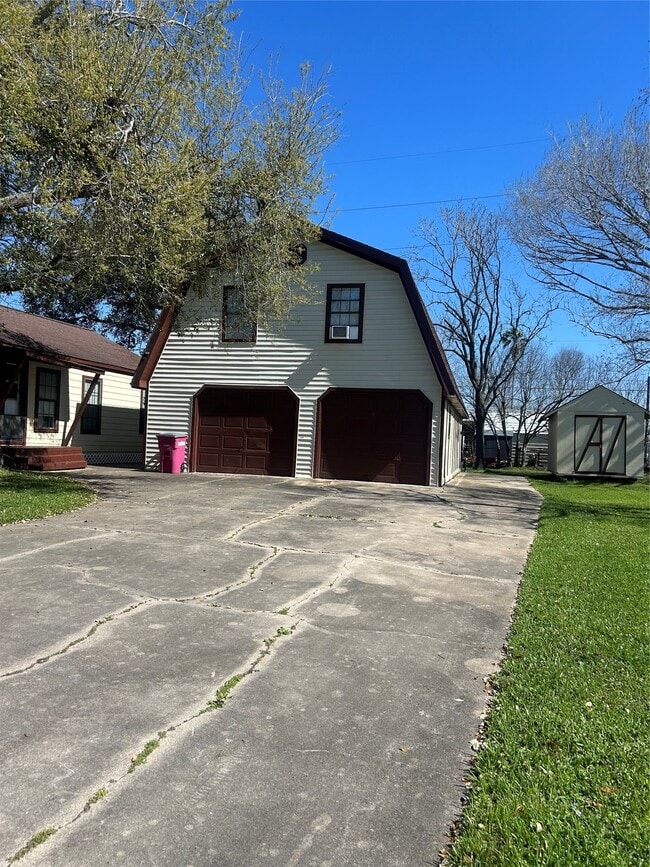 Photo - 1312 N Avenue R