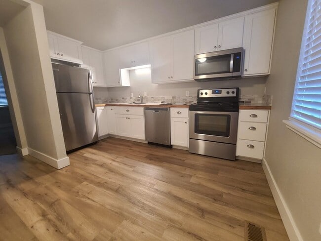 Photo - 1697 S Federal Way Unidad 106