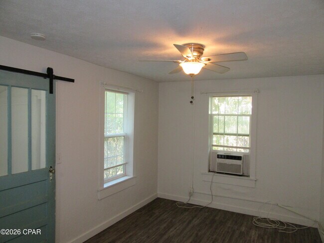 Photo - 1511 Molitor Ave