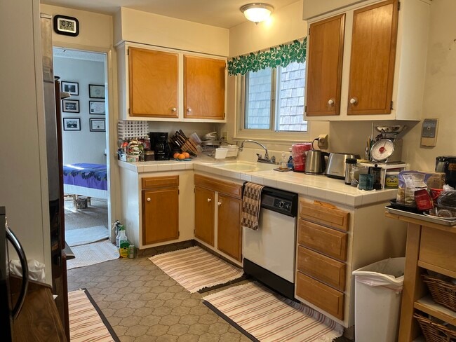 Photo - 110 Warwick St